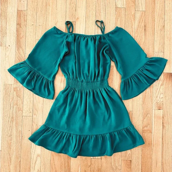 H&M Divided Green Boho-Style Short Dress Off-Shoulder Size 2 - Picture 1 of 5